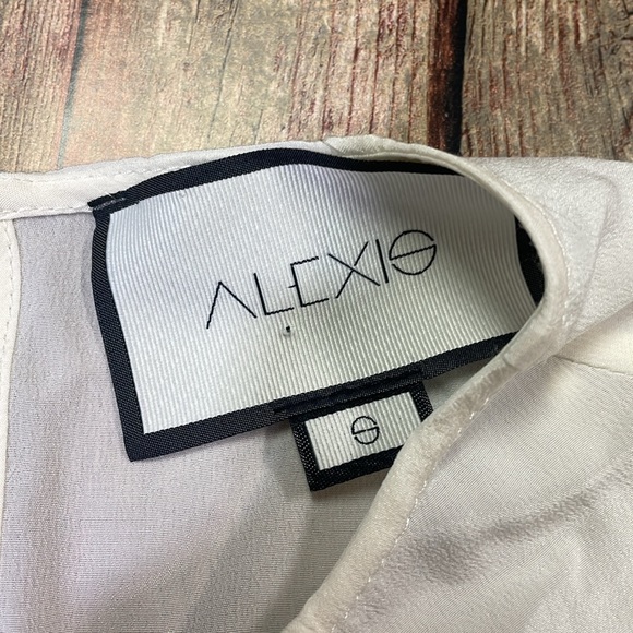 Alexis womens S Small solid white Albania 3/4 sleeve crewneck top EUC - Picture 3 of 5